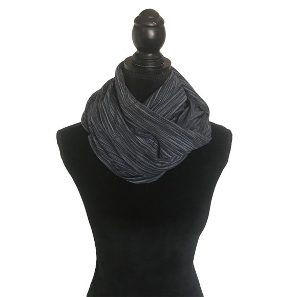 Champion Women's Snap Scarf in Black/Blue - O/S - Picture 2 of 5